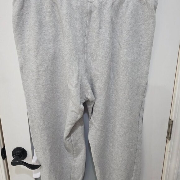 Universal Thread Women’s Lounge Set XXL – Ash Grey Crewneck & Sweatpants - Picture 12 of 13